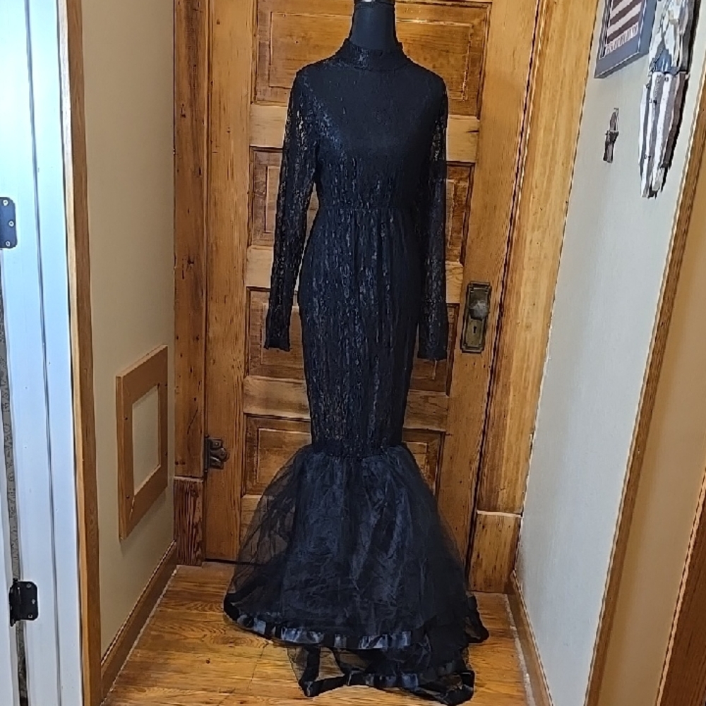 Elegant Black Lace Evening Gown/Maternity Photo Shoot L